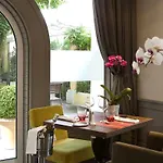 Logis Saint Simond 3*