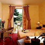 ホテル Logis Saint Simond