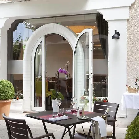 Logis Saint Simond Hotel