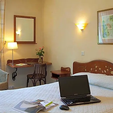 Hotel Logis Saint Simond 3*