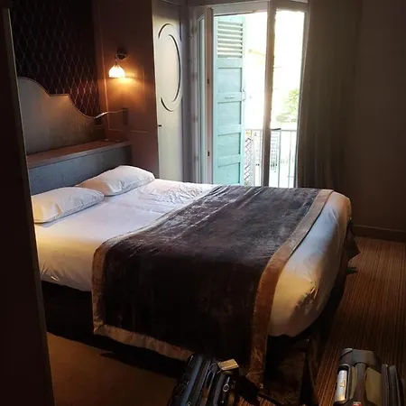 Logis Saint Simond 3* 엑스레뱅