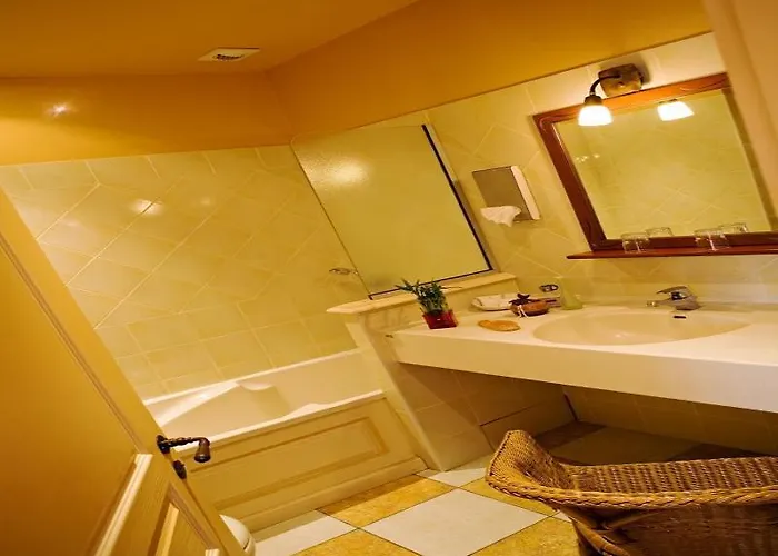 Hotel Logis Saint Simond